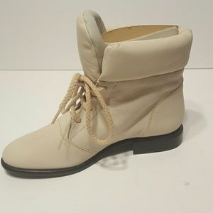 Plomo - Naomi. White ankle boot. Last one!